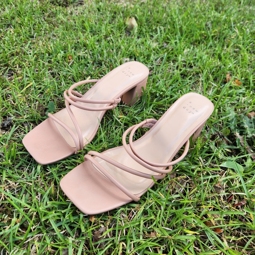 A New Day Women's Tan Strappy Sandals